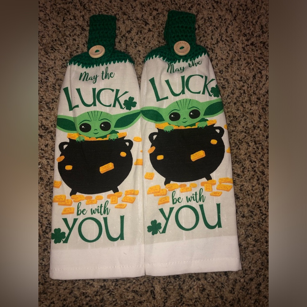 Baby Yoda St Patrick’s Hanging Towel Set